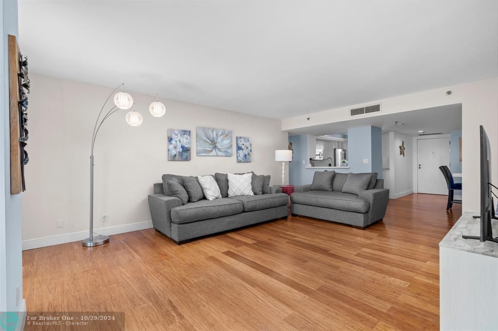 For Sale: $560,000 (2 beds, 2 baths, 1430 Square Feet)