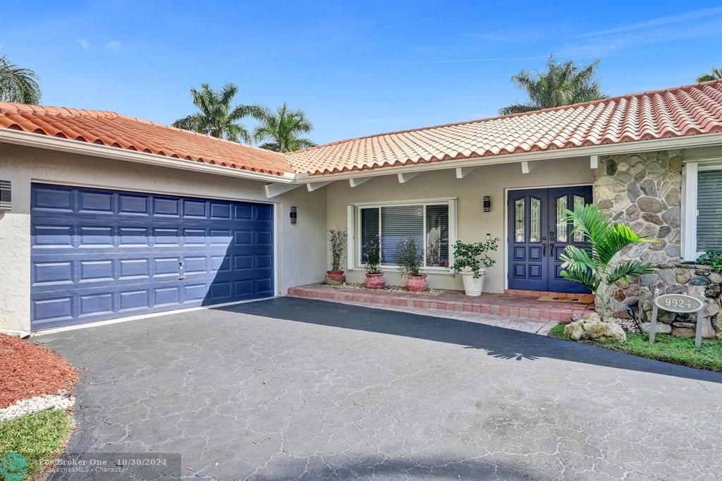 For Sale: $785,000 (4 beds, 2 baths, 3309 Square Feet)