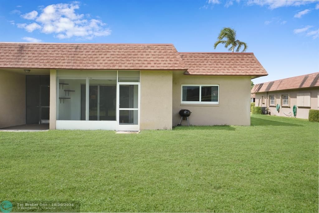 For Sale: $239,900 (2 beds, 2 baths, 1026 Square Feet)