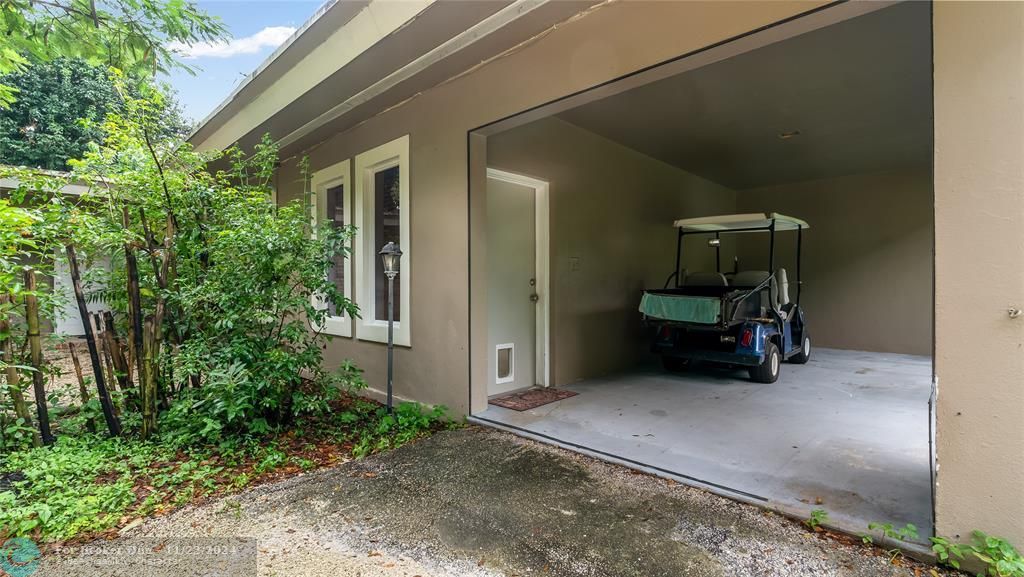 Active With Contract: $3,850 (3 beds, 2 baths, 2396 Square Feet)