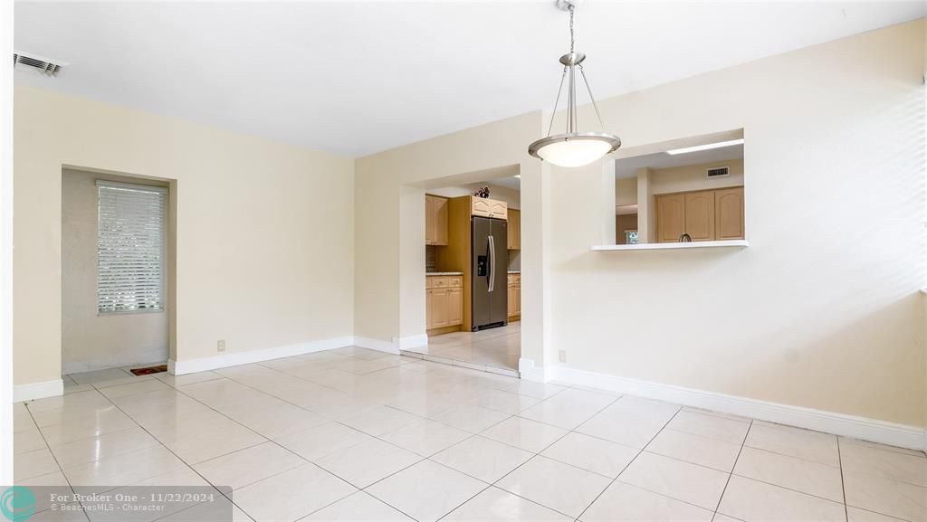 Active With Contract: $3,850 (3 beds, 2 baths, 2396 Square Feet)