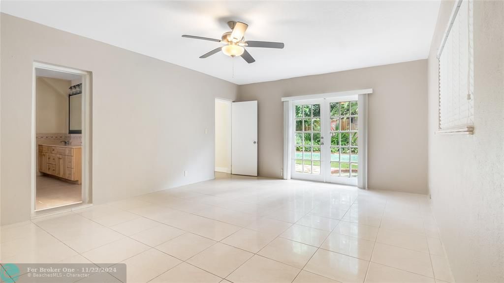 Active With Contract: $3,850 (3 beds, 2 baths, 2396 Square Feet)