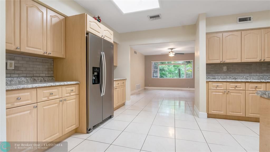 Active With Contract: $3,850 (3 beds, 2 baths, 2396 Square Feet)