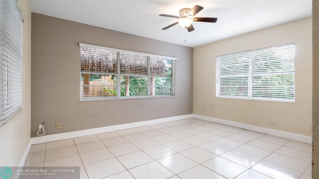 Active With Contract: $3,850 (3 beds, 2 baths, 2396 Square Feet)