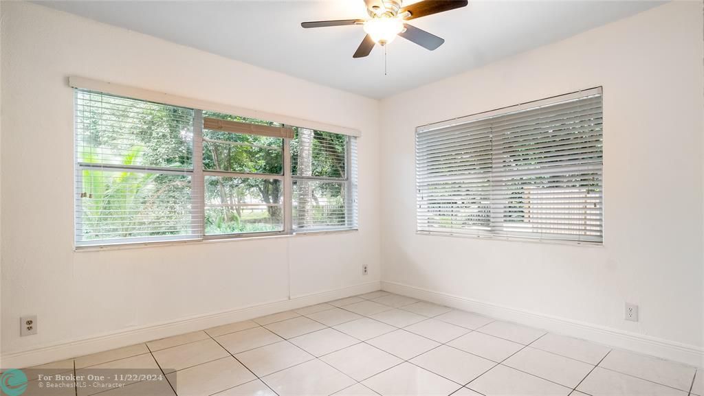 Active With Contract: $3,850 (3 beds, 2 baths, 2396 Square Feet)