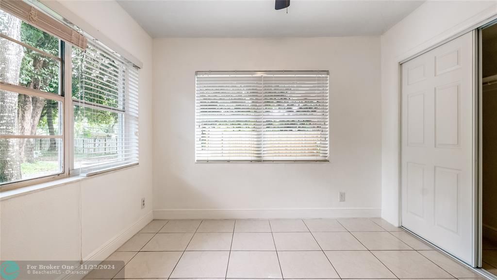 Active With Contract: $3,850 (3 beds, 2 baths, 2396 Square Feet)