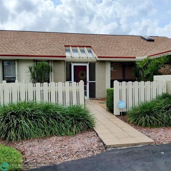 For Sale: $575,000 (3 beds, 2 baths, 1546 Square Feet)