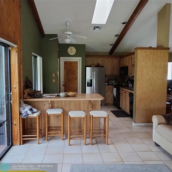 En Venta: $575,000 (3 camas, 2 baños, 1546 Pies cuadrados)