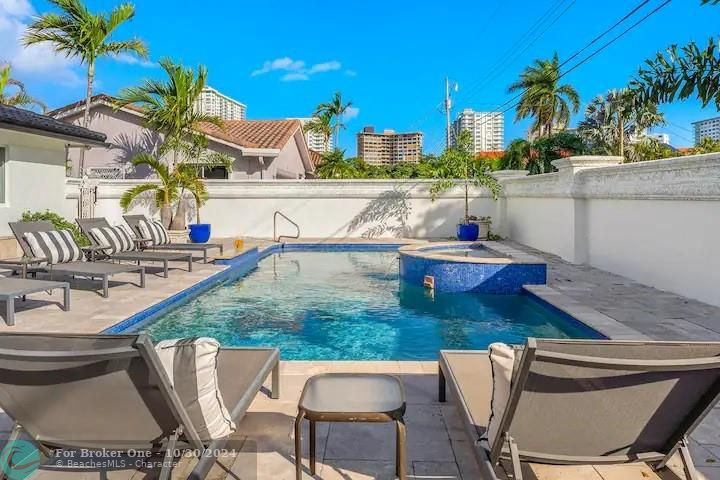 En Venta: $2,250,000 (5 camas, 3 baños, 2946 Pies cuadrados)