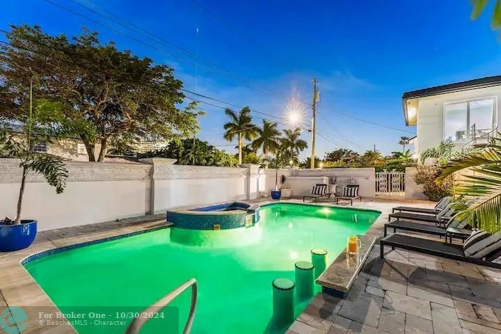 En Venta: $2,250,000 (5 camas, 3 baños, 2946 Pies cuadrados)