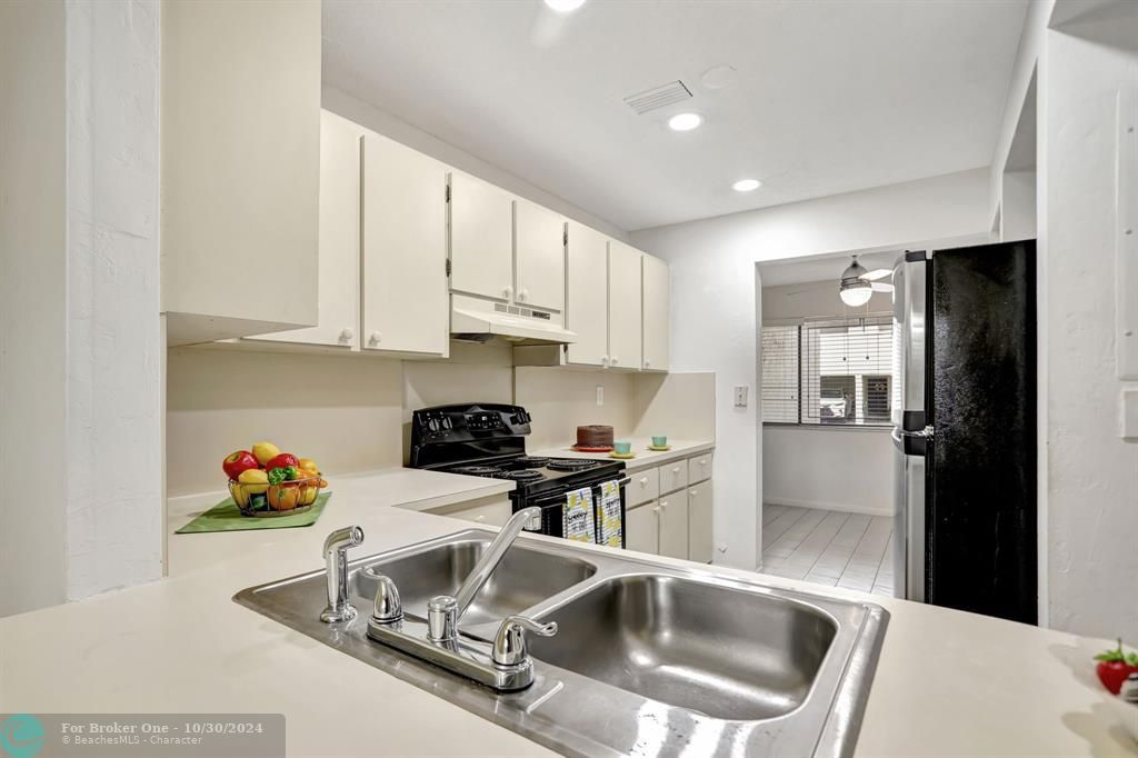 For Sale: $294,500 (3 beds, 2 baths, 1926 Square Feet)