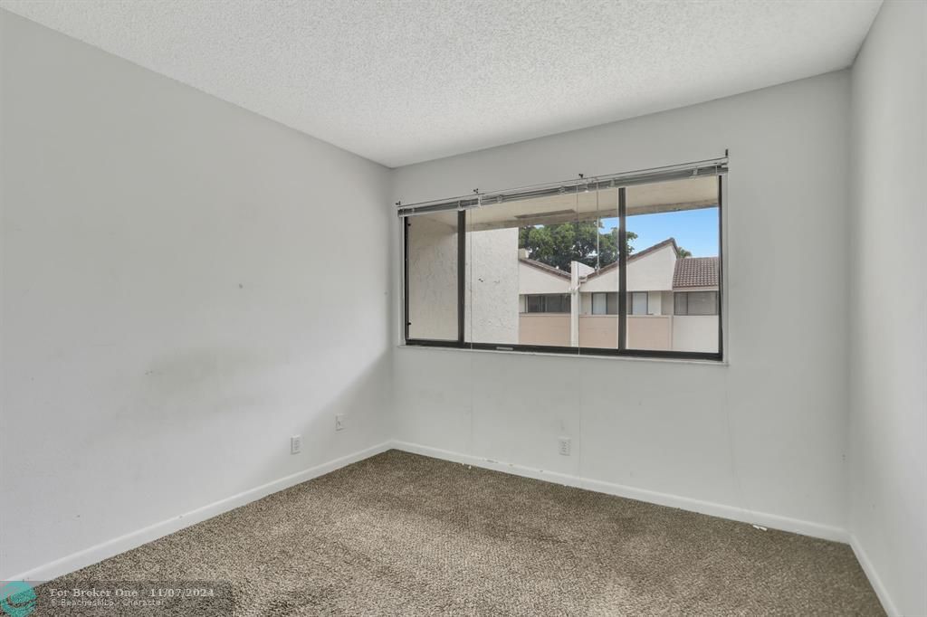 For Sale: $294,500 (3 beds, 2 baths, 1926 Square Feet)