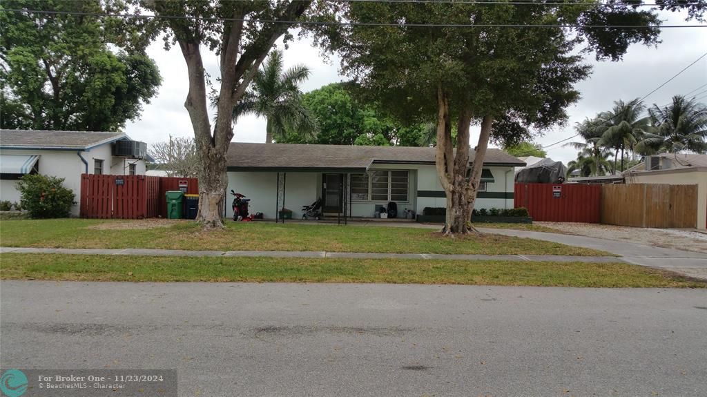 For Rent: $2,650 (3 beds, 2 baths, 1084 Square Feet)