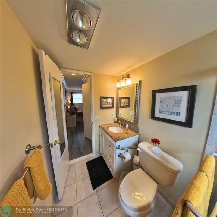 For Sale: $153,000 (2 beds, 1 baths, 858 Square Feet)