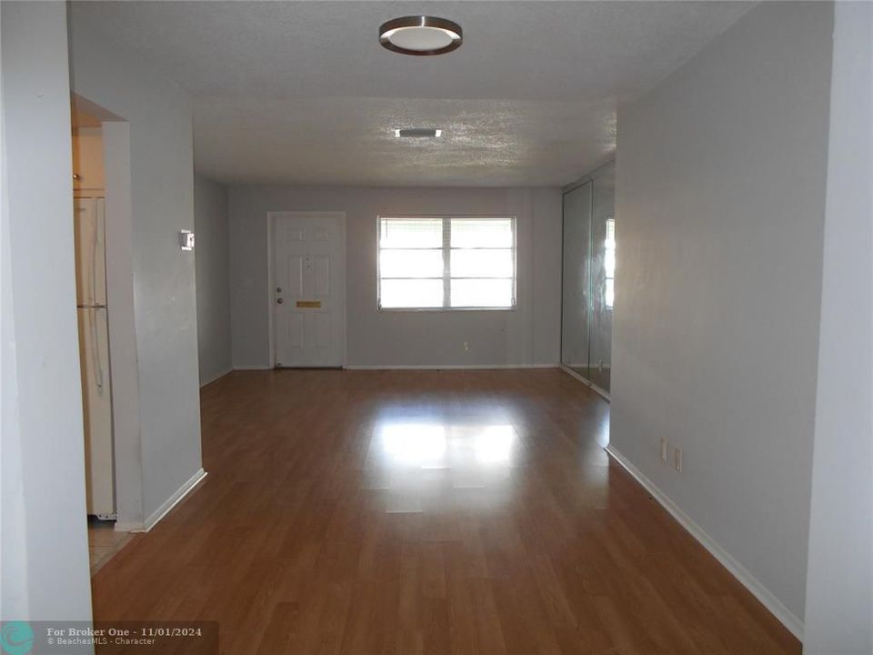 For Rent: $1,950 (2 beds, 2 baths, 1260 Square Feet)