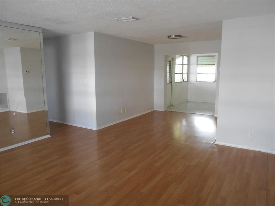 For Rent: $1,950 (2 beds, 2 baths, 1260 Square Feet)