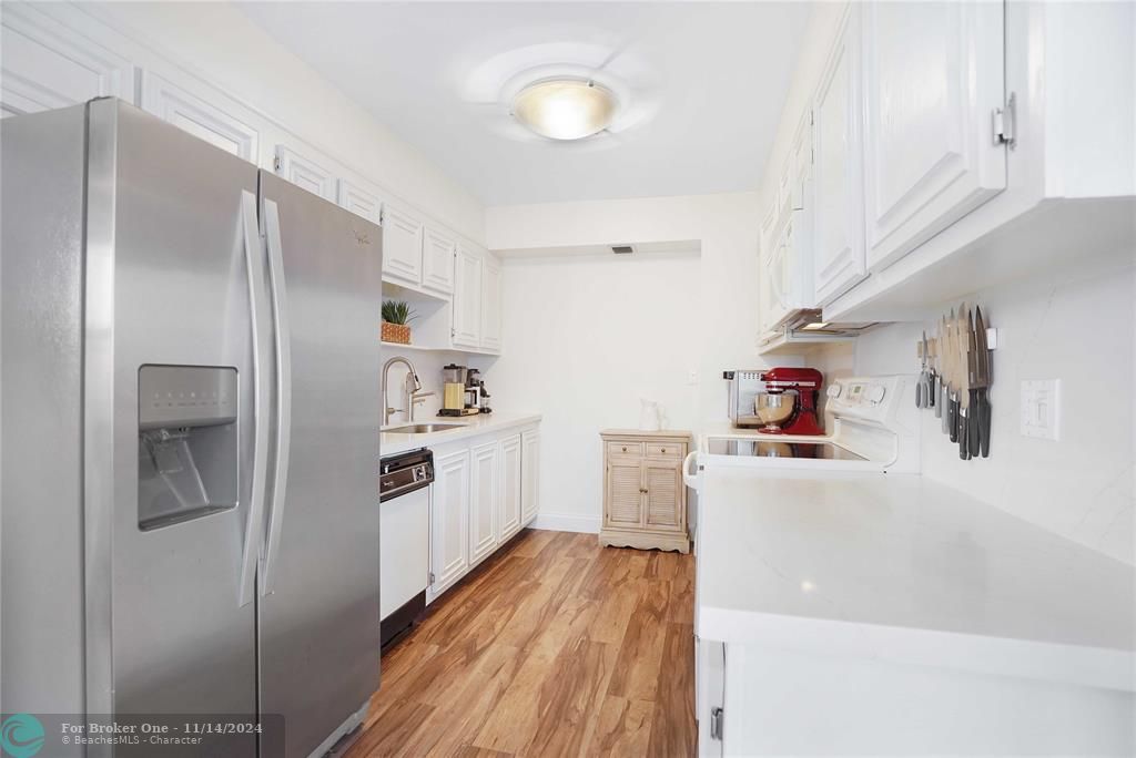 For Sale: $615,000 (1 beds, 1 baths, 1265 Square Feet)