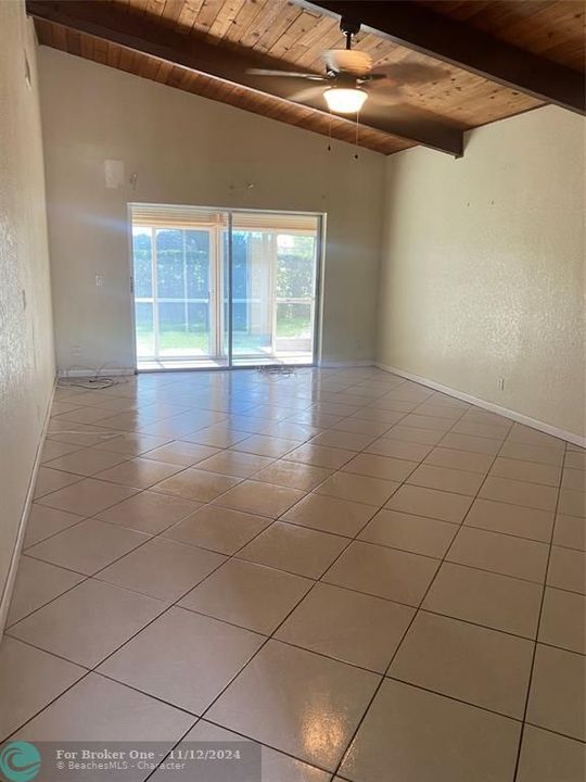 For Rent: $2,200 (2 beds, 2 baths, 960 Square Feet)