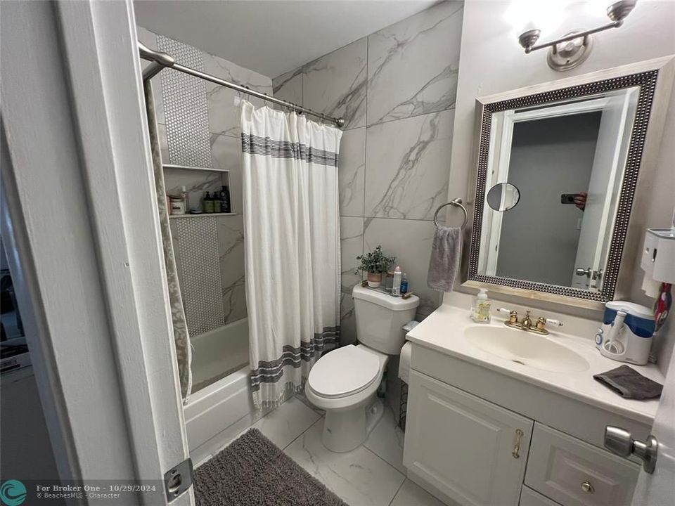 For Sale: $304,900 (2 beds, 2 baths, 1026 Square Feet)