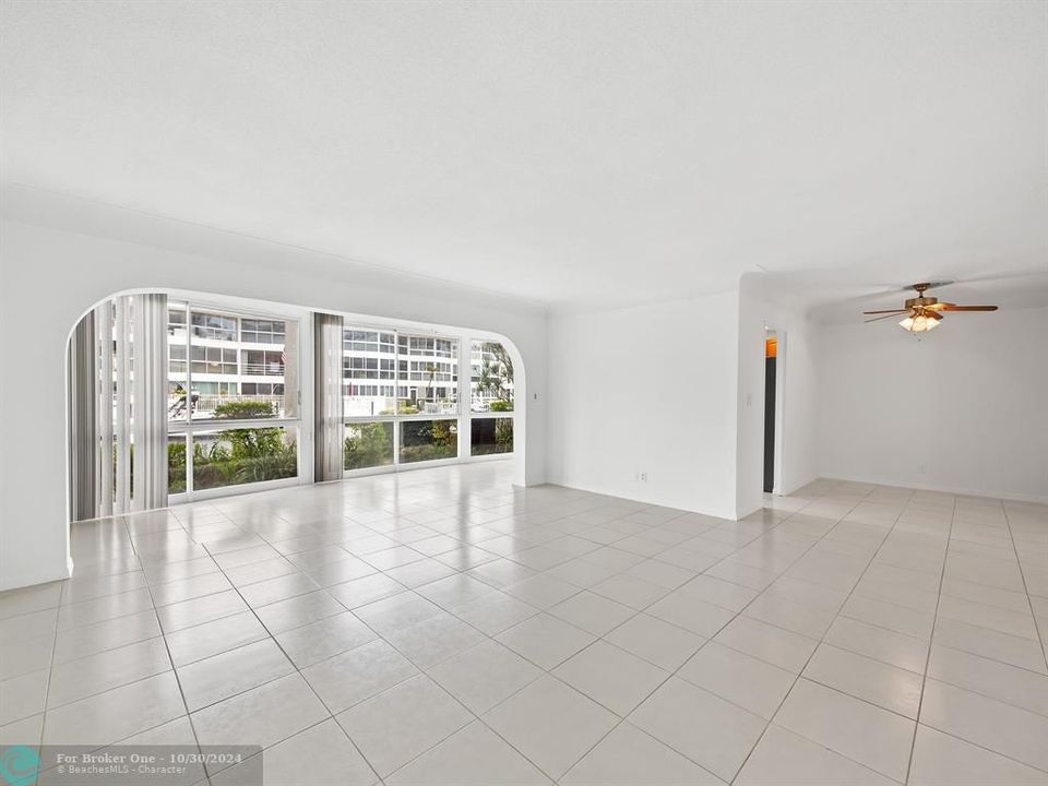 For Sale: $385,000 (2 beds, 2 baths, 1260 Square Feet)