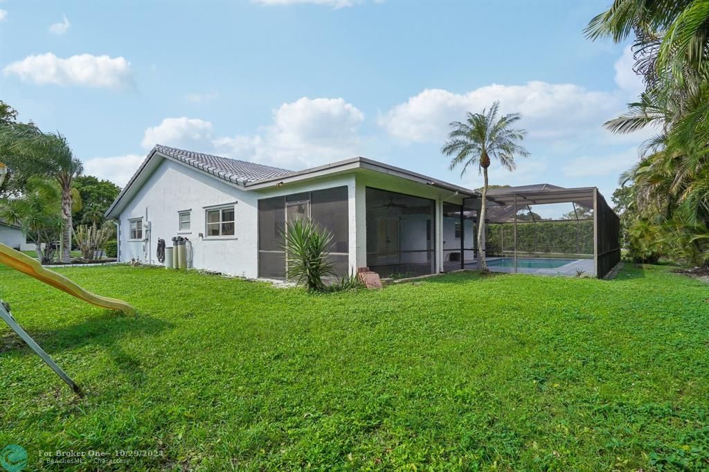 For Sale: $699,000 (3 beds, 2 baths, 1886 Square Feet)