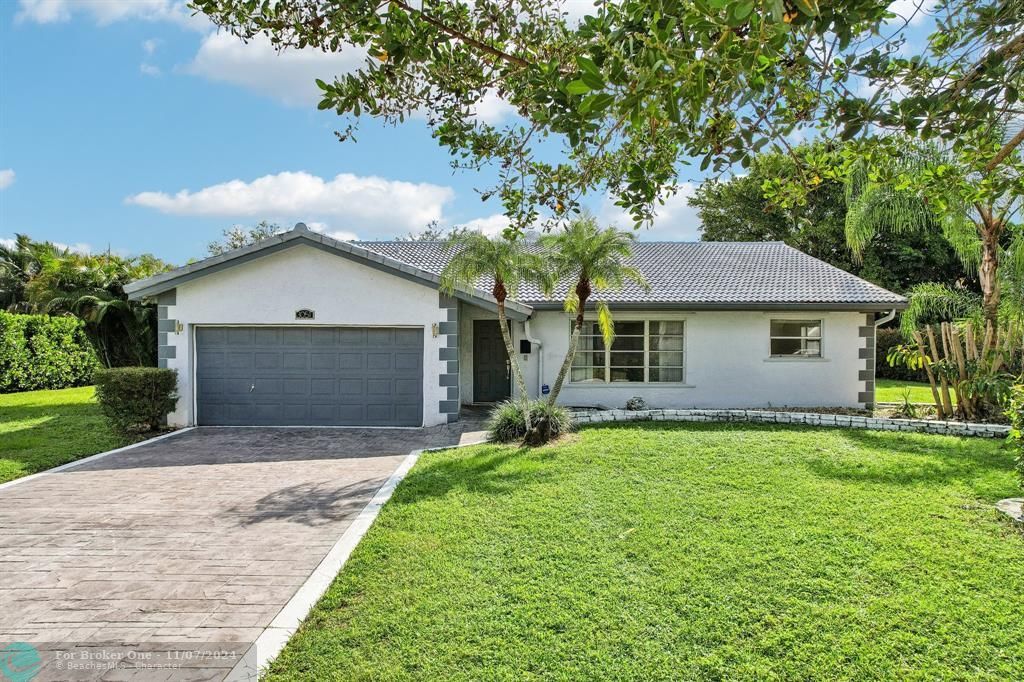 For Sale: $699,000 (3 beds, 2 baths, 1886 Square Feet)