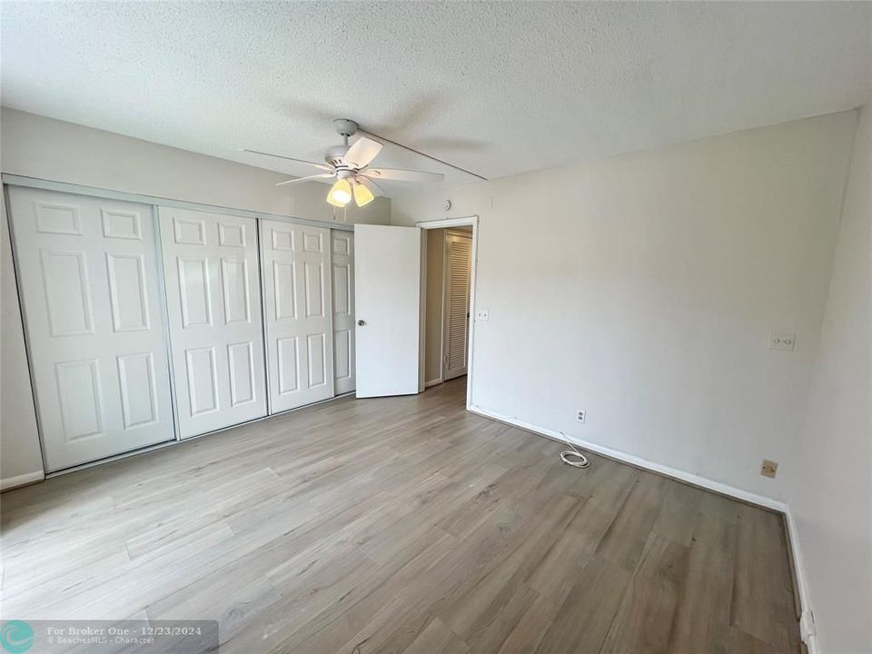 Active With Contract: $1,500 (1 beds, 1 baths, 593 Square Feet)