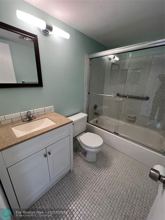 Active With Contract: $1,500 (1 beds, 1 baths, 593 Square Feet)