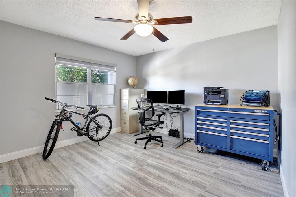 For Sale: $295,000 (2 beds, 2 baths, 1533 Square Feet)