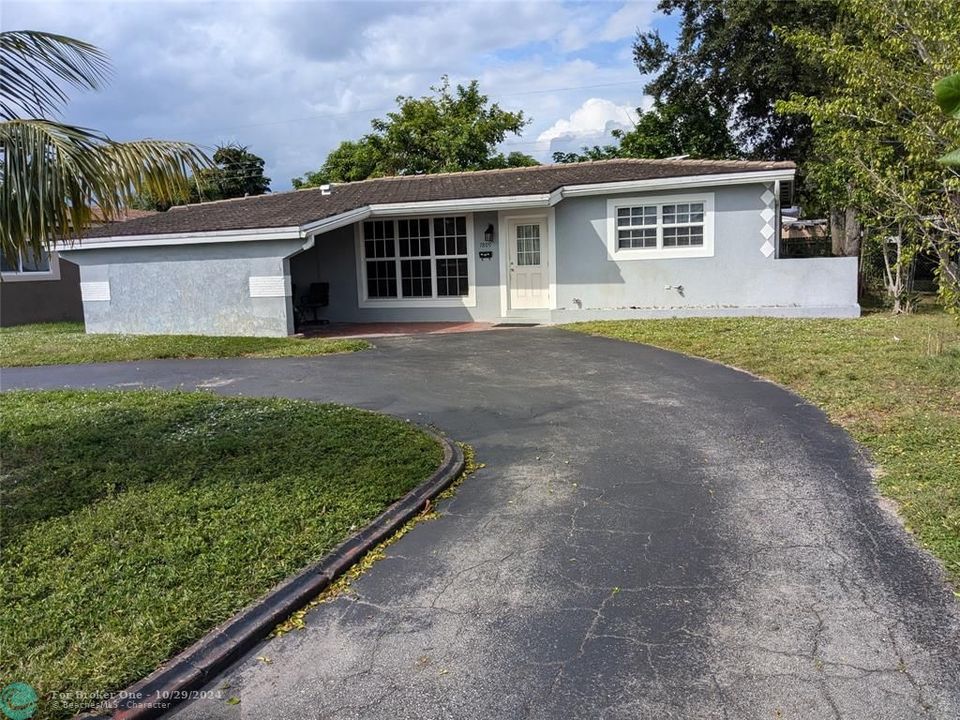 For Sale: $530,000 (3 beds, 2 baths, 1674 Square Feet)