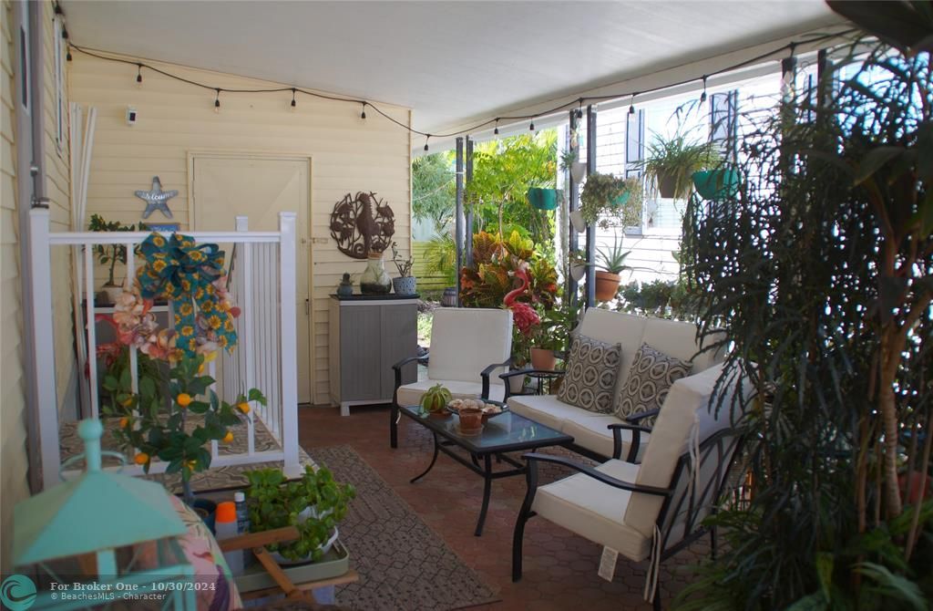 For Sale: $279,000 (2 beds, 2 baths, 1416 Square Feet)