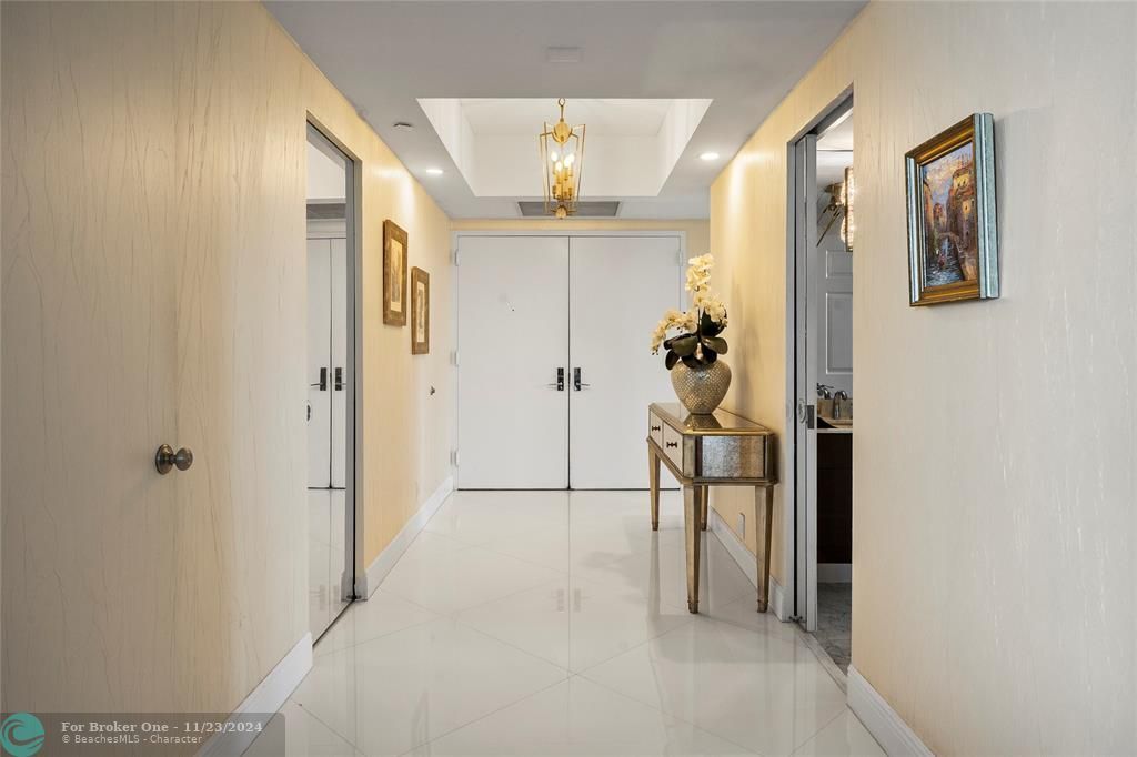 En Venta: $1,899,000 (3 camas, 3 baños, 2102 Pies cuadrados)