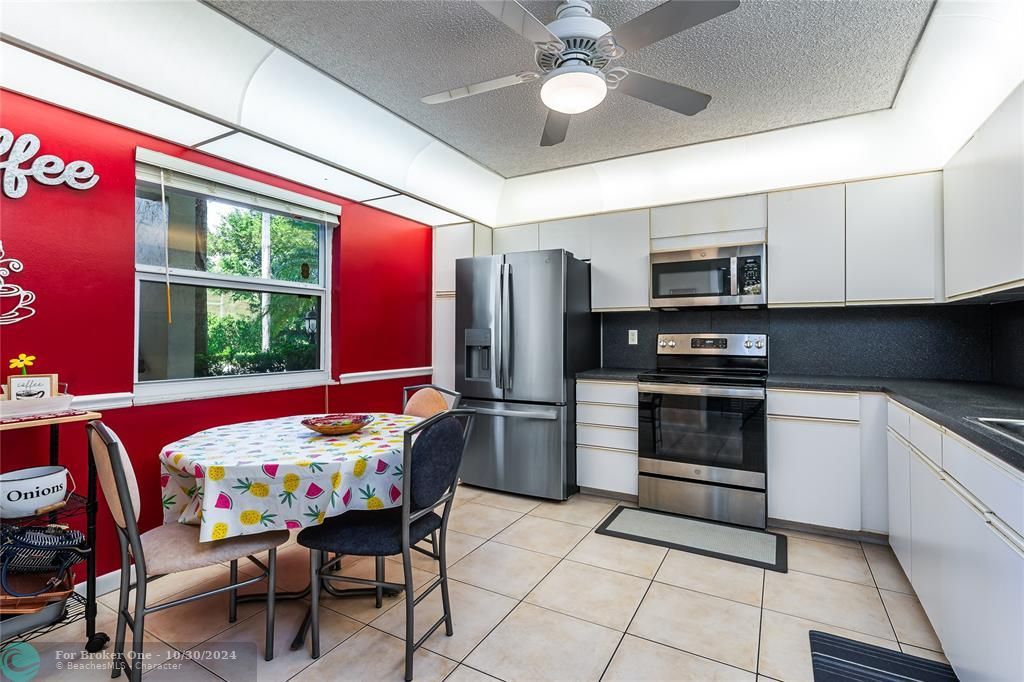 For Sale: $228,500 (2 beds, 2 baths, 1550 Square Feet)