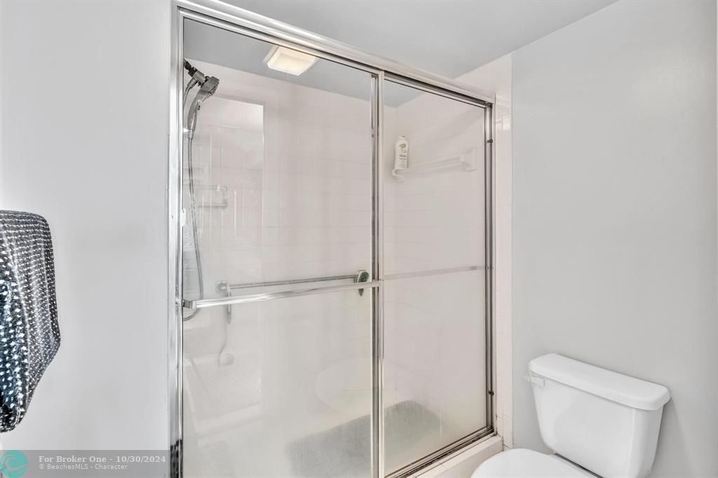 For Sale: $309,900 (2 beds, 2 baths, 1500 Square Feet)