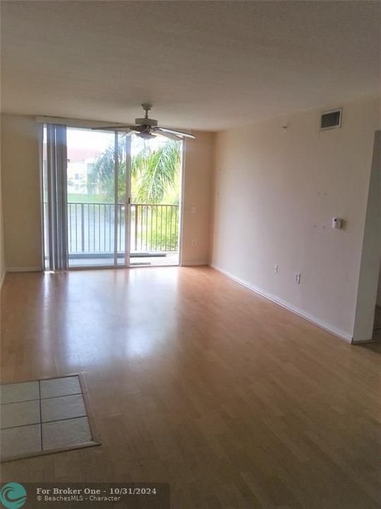 For Rent: $1,795 (1 beds, 1 baths, 793 Square Feet)