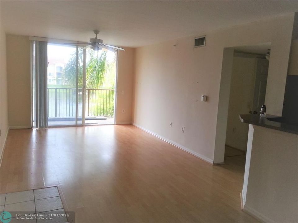 For Rent: $1,795 (1 beds, 1 baths, 793 Square Feet)