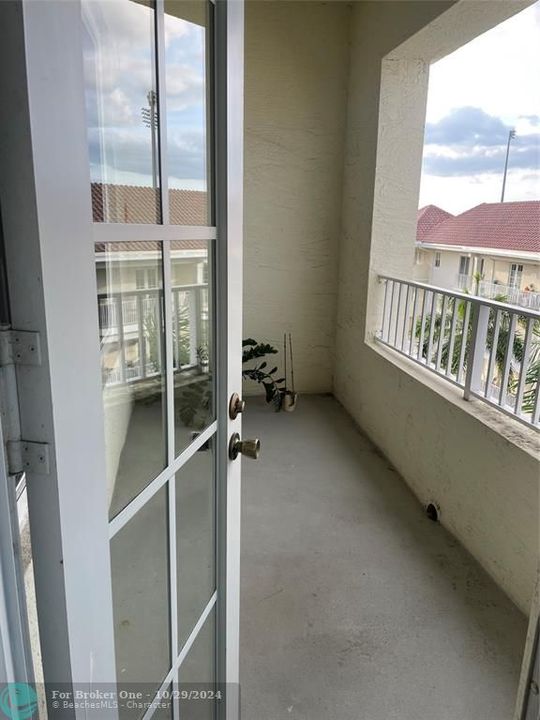 En Venta: $374,900 (2 camas, 2 baños, 1131 Pies cuadrados)