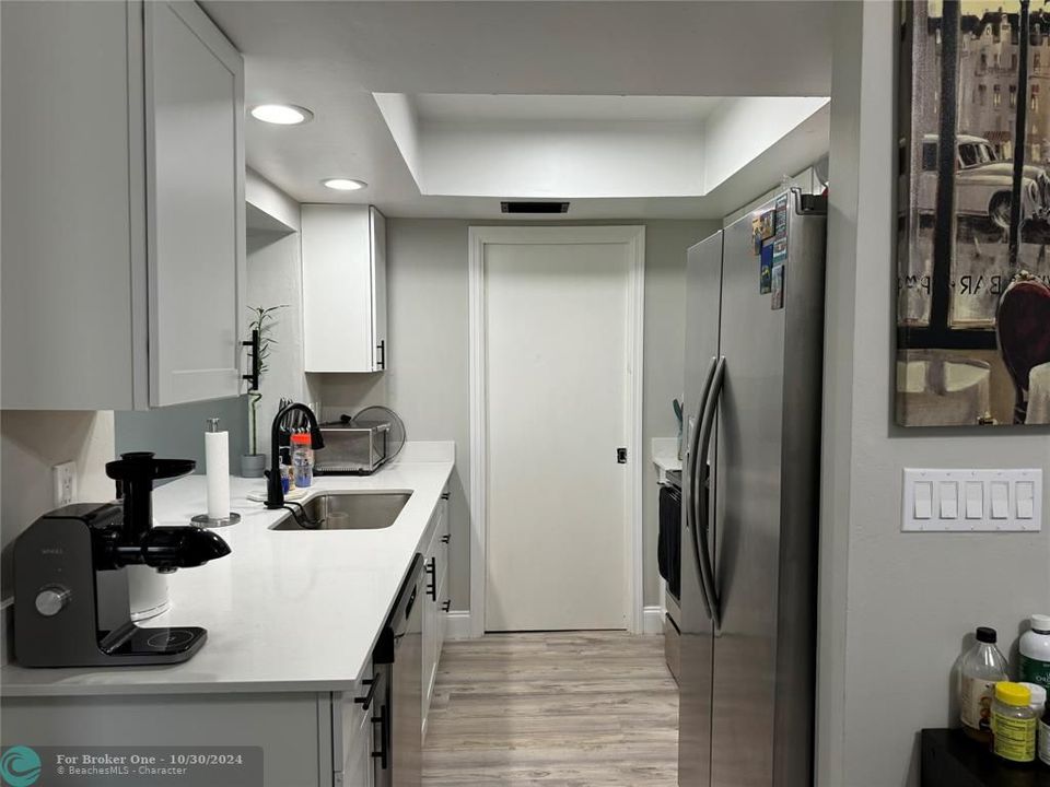 For Sale: $349,500 (2 beds, 2 baths, 1128 Square Feet)