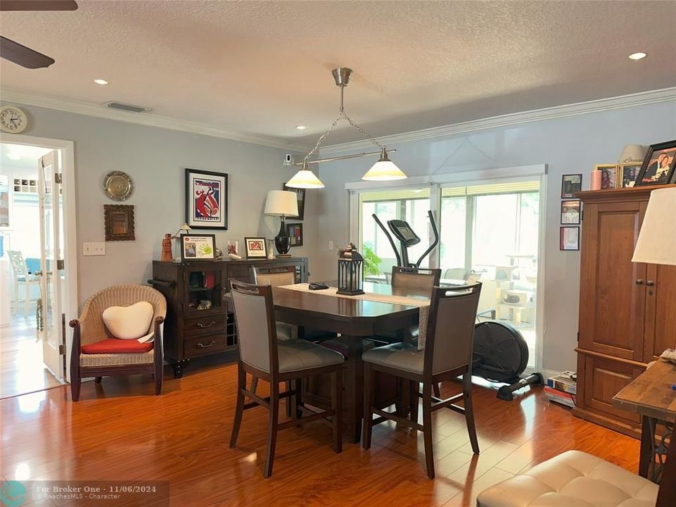 For Sale: $449,000 (2 beds, 2 baths, 1392 Square Feet)