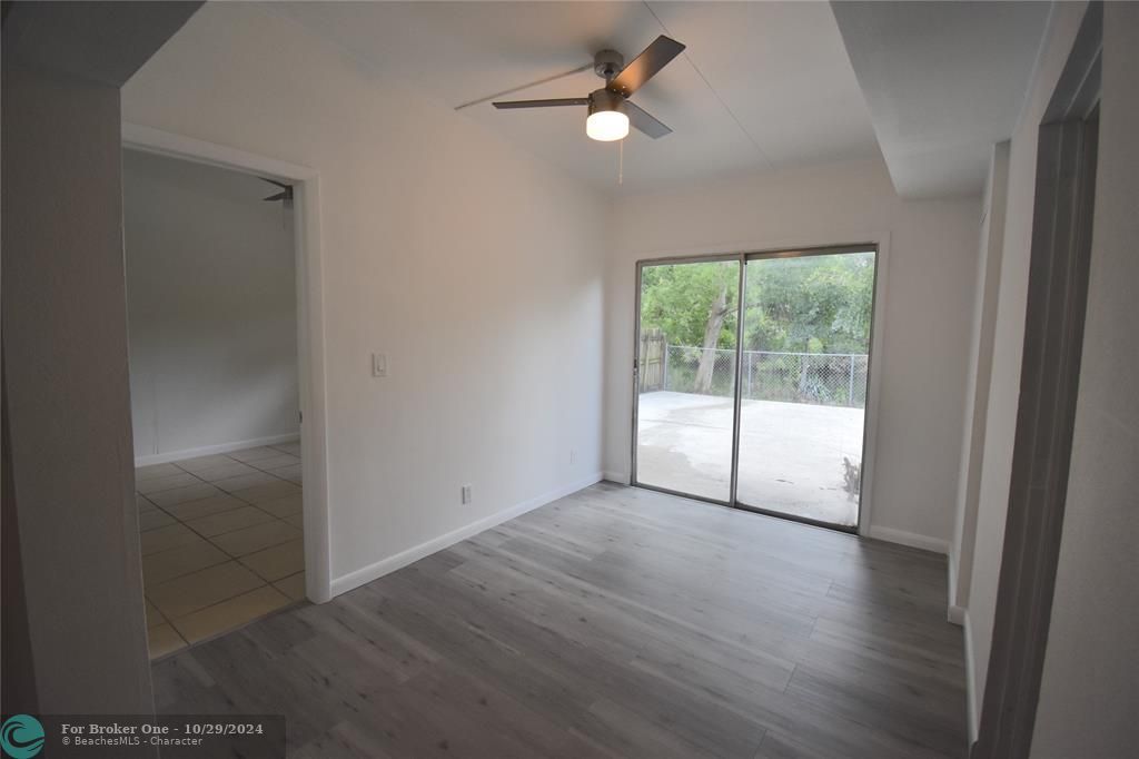 For Sale: $379,000 (2 beds, 2 baths, 952 Square Feet)