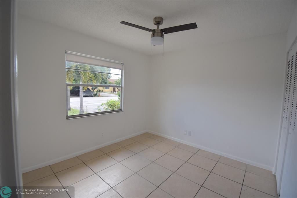 For Sale: $379,000 (2 beds, 2 baths, 952 Square Feet)