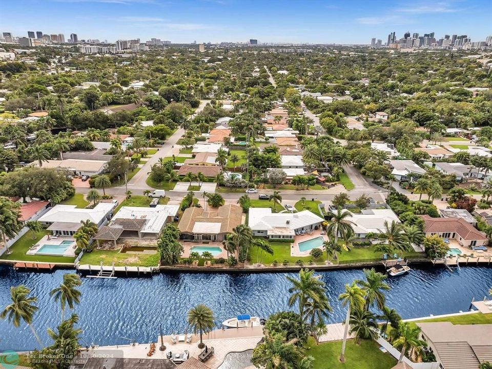 For Sale: $1,275,000 (3 beds, 2 baths, 1962 Square Feet)