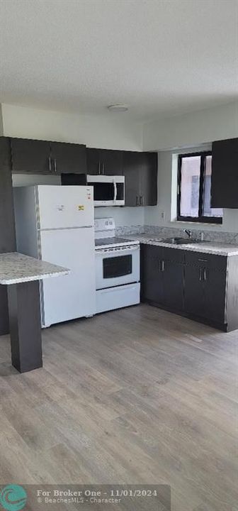 For Rent: $1,575 (1 beds, 1 baths, 600 Square Feet)