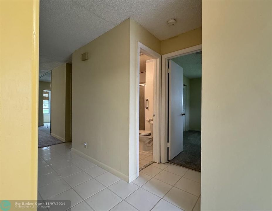 For Sale: $219,000 (2 beds, 2 baths, 1065 Square Feet)