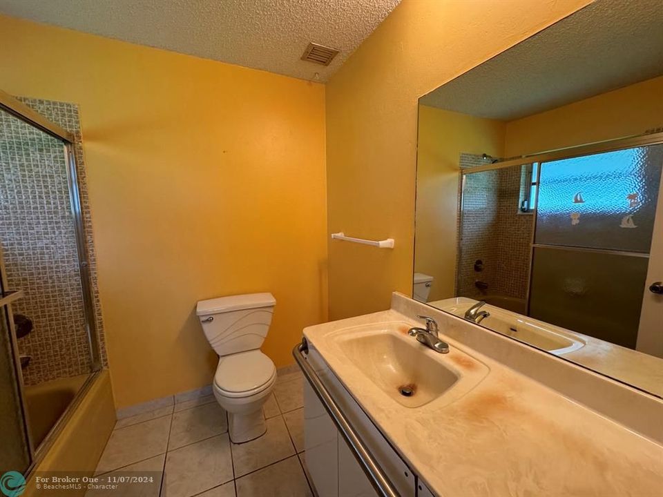 For Sale: $219,000 (2 beds, 2 baths, 1065 Square Feet)