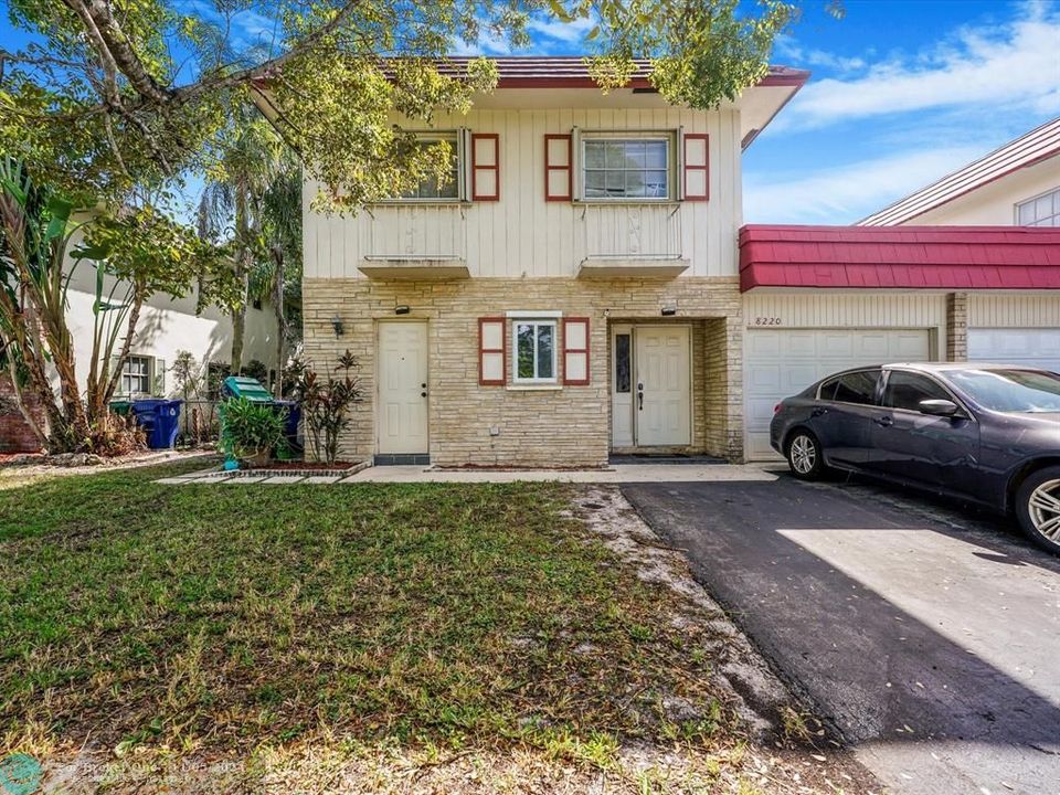 For Sale: $450,000 (3 beds, 2 baths, 1722 Square Feet)