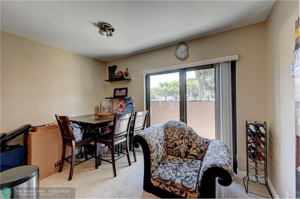 Active With Contract: $2,850 (3 beds, 2 baths, 1484 Square Feet)