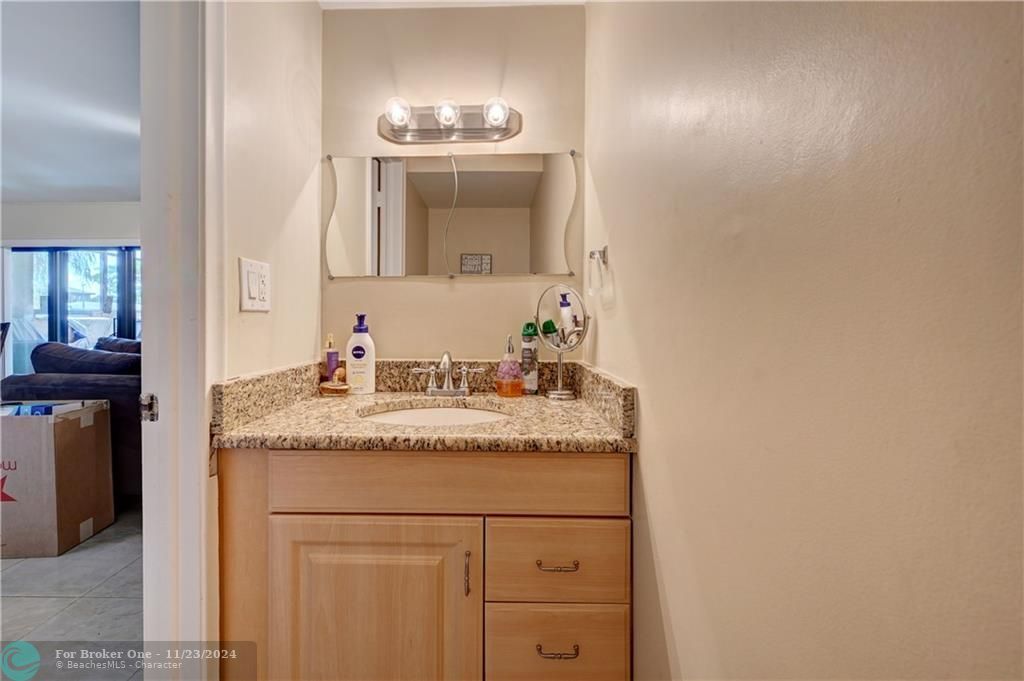 Active With Contract: $2,850 (3 beds, 2 baths, 1484 Square Feet)