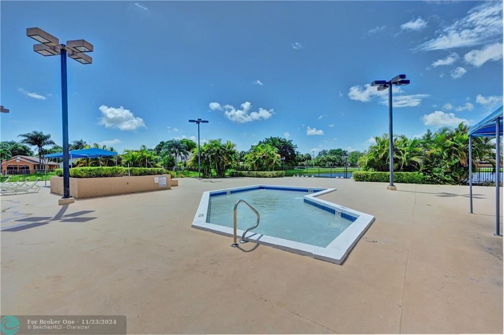 Active With Contract: $2,850 (3 beds, 2 baths, 1484 Square Feet)