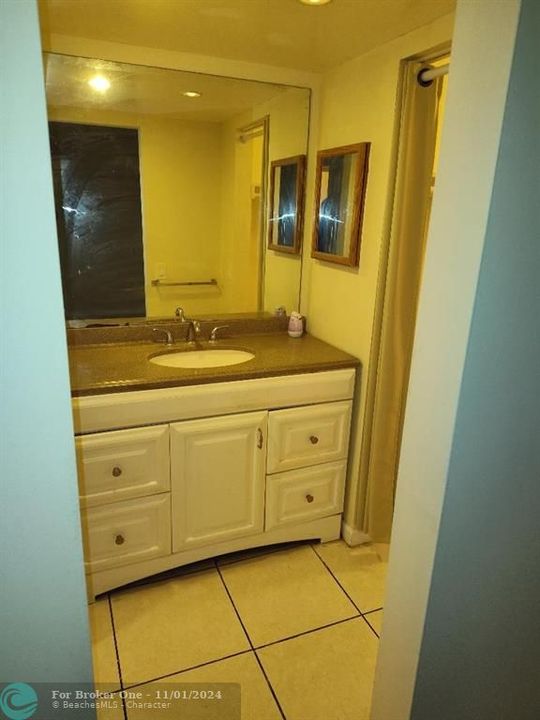 For Rent: $1,500 (1 beds, 1 baths, 662 Square Feet)